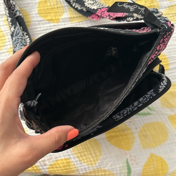 Vera Bradley crossbody - Picture 4 of 8